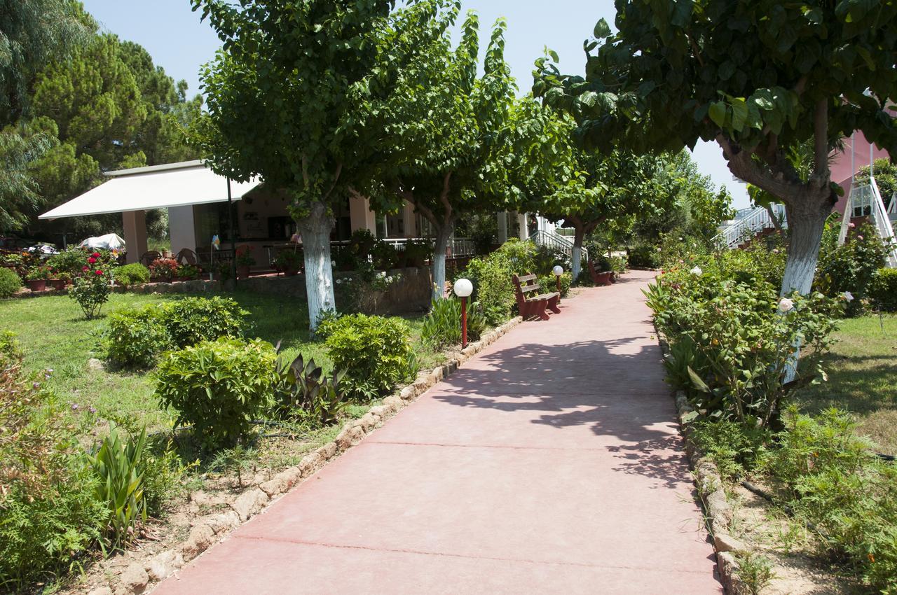 Apartments Hotel Alexandros Arkoudi Exterior photo